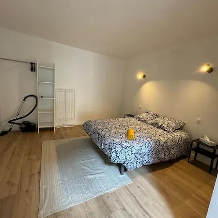 T2 Calme Et Equipe Lägenhet *